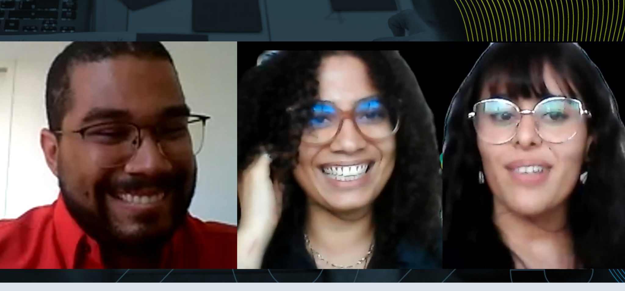 Da esquerda para direita prints de fotos do zoom, homem negro com óculos sorrindo, mulher negra com óculos sorrido, mulher branca de óculos sorrindo, fim da descrição.