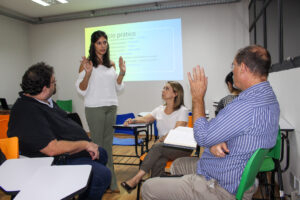 Workshop de apresentação com Raquel Barbosa mentorando equipe