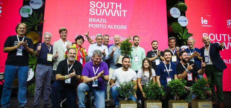 Competição de startups South Summer 2023, presente na imagem participantes da competição